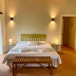 Agriturismo Tenuta Morcella con piscina privata Appartamento *