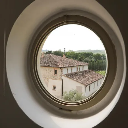 Tenuta Tra Todi E Perugia Con Piscina In Esclusiva